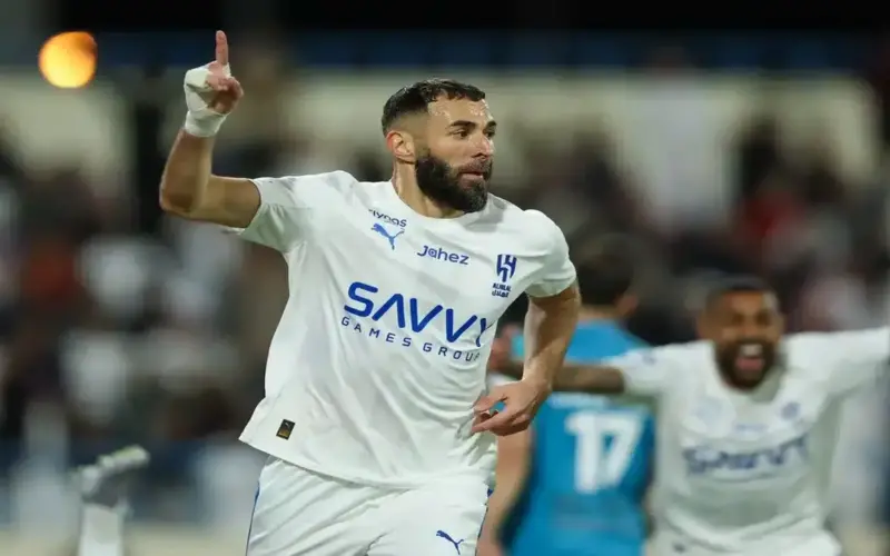 خاص لـ365scores.. اتجاه لاستمرار بنزيما مع الهلال وطلب جديد من إنزاجي